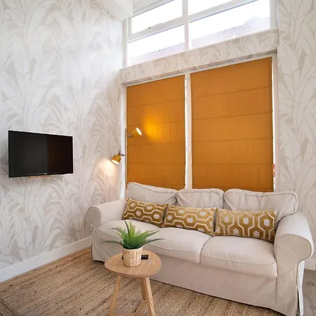Apartamento Contemporary Near The