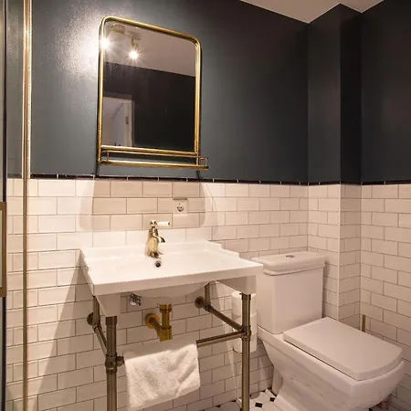 Contemporary Near The Lejlighed *