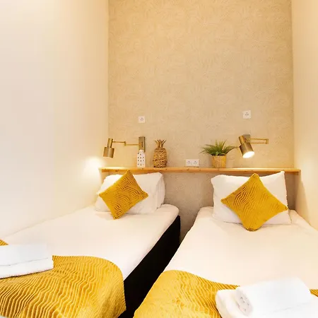 Contemporary Near The Lejlighed *