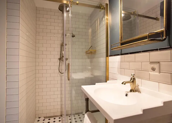 Daire Contemporary Near The *