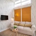 Lejlighed Contemporary Near The