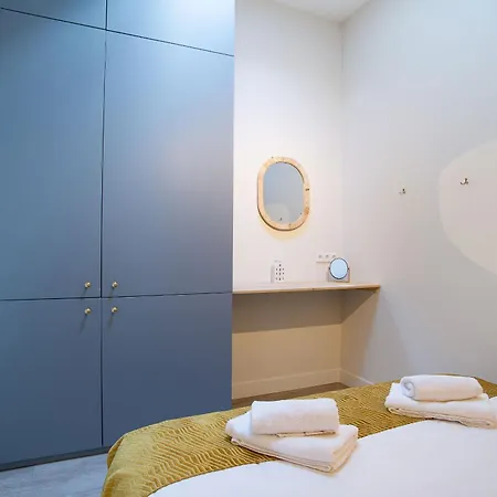 Contemporary Near The * Lahey