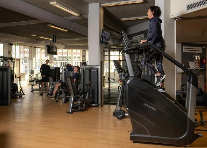 Contemporary Near The شقة *