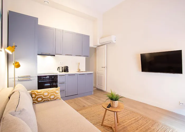 Contemporary Near The Apartamento La Haya