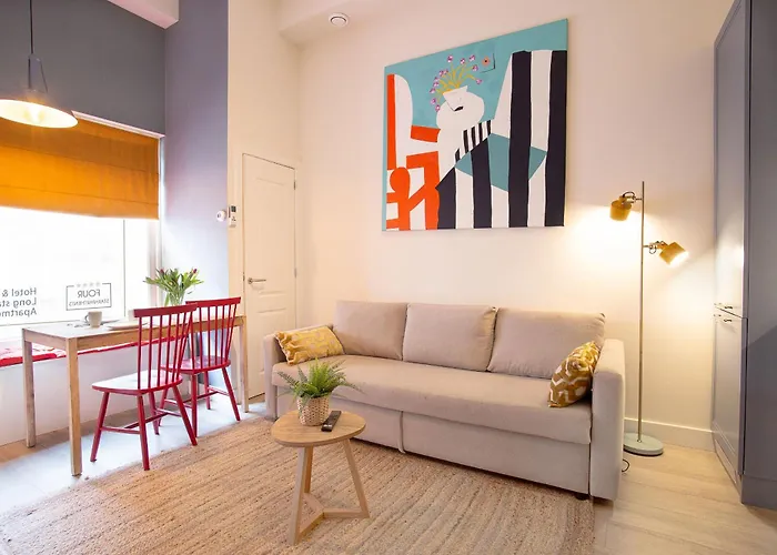 Contemporary Near The La Haya